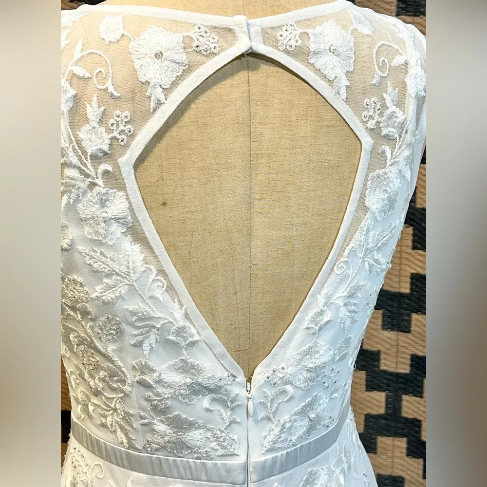 Lace open back train wedding dress bridal‎ gown sleeveless beaded embroidered - Picture 8 of 17